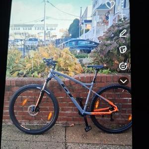 2022 GT avalanche 29inches mens bike GT Avalanche Silver, gray or bare metal and Orange