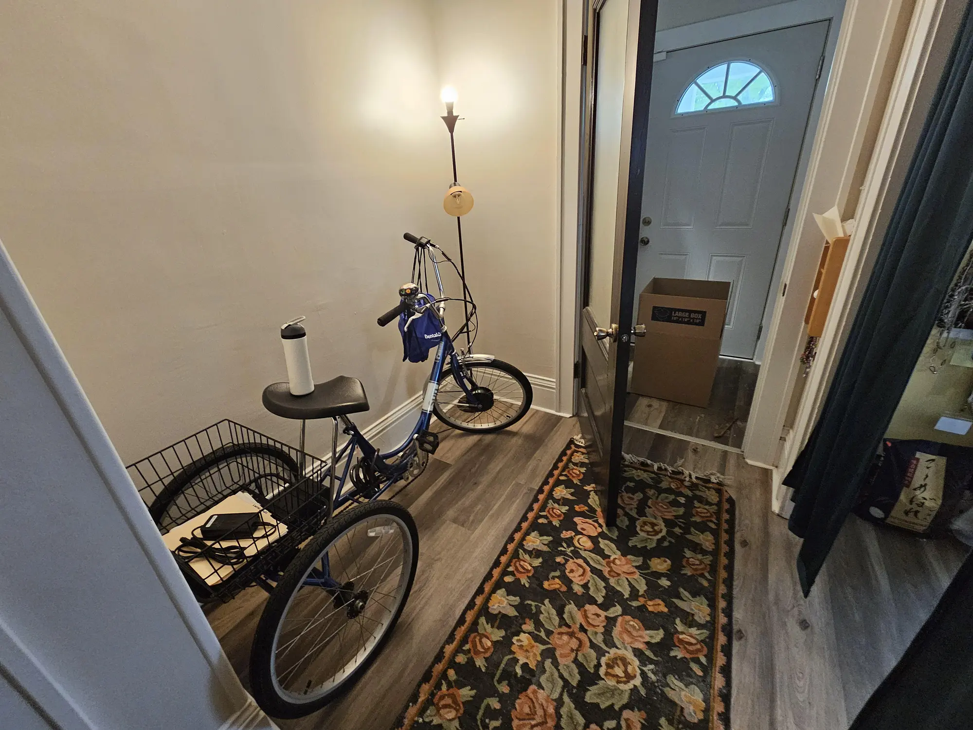 Tricycle photo