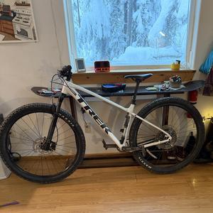 2023 Trek Marlin 7 M29 Gen 3 White