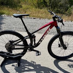 2022 Trek Trek Fuel Ex 8 Red
